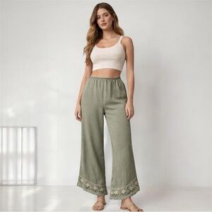 Amuse Society Tequila Sunrise Floral Embroidered Green- Size Medium